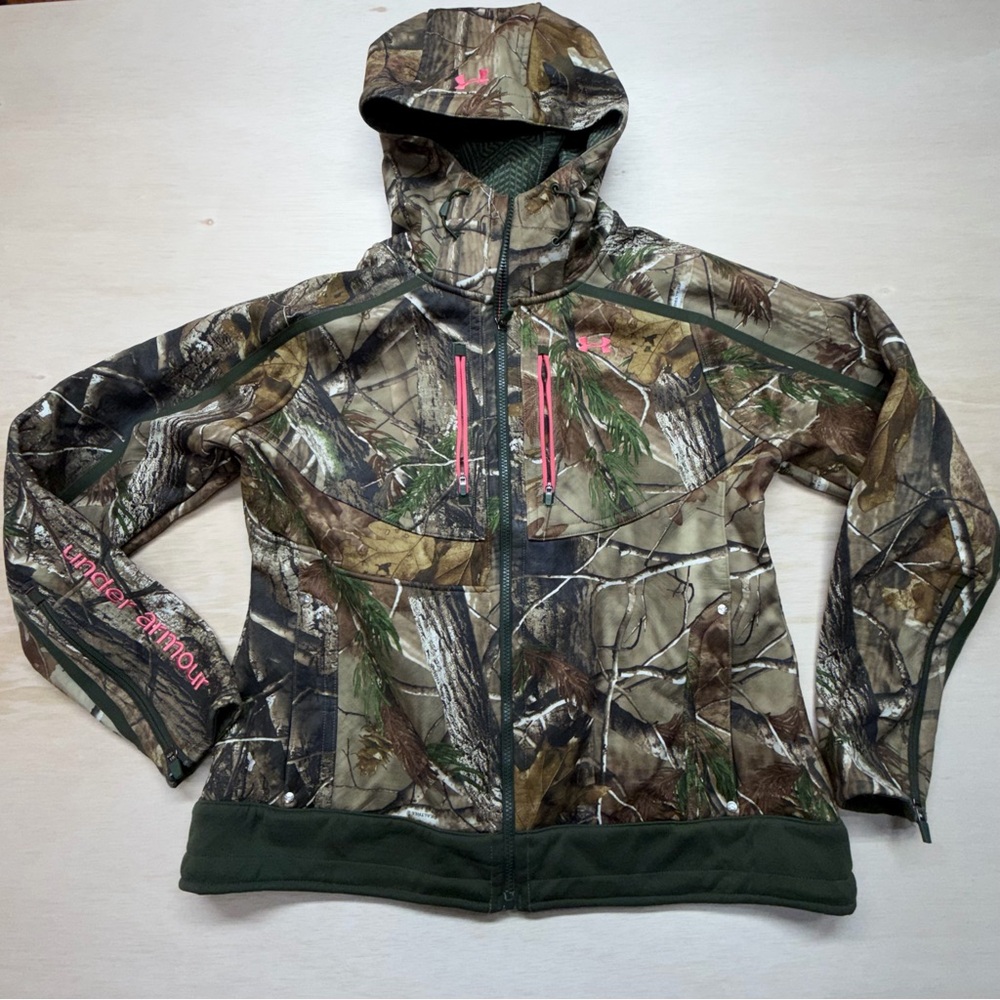 Under Armour UA Storm Scent Control Womens XL RealTree Camouflage Hooded Jacket.